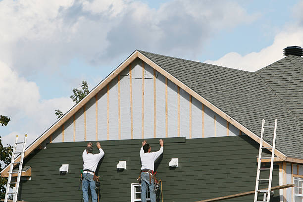 Professional Siding Contractor technician working in Mantua, NJ